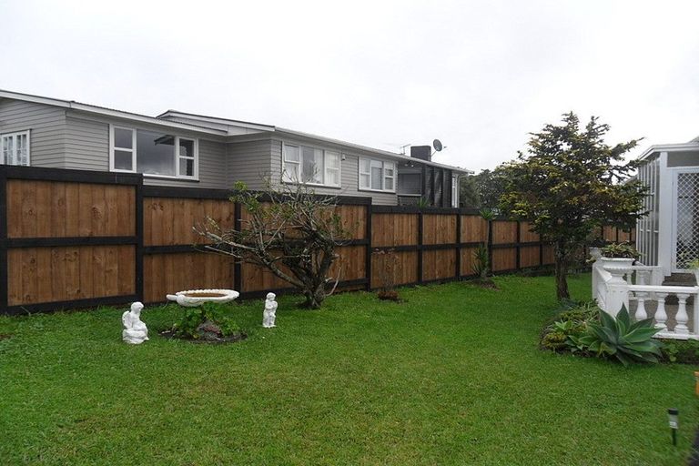Photo of property in 4 Beverly Place, New Lynn, Auckland, 0600
