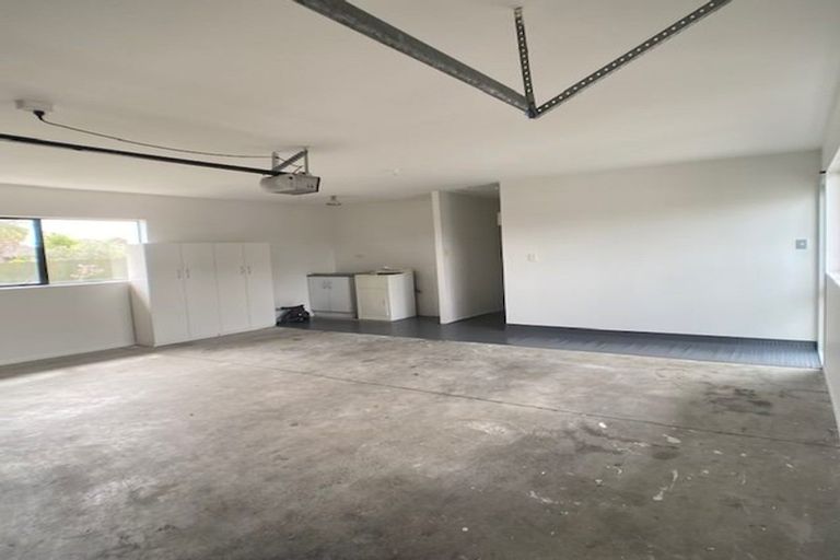 Photo of property in 73 Burswood Drive, Burswood, Auckland, 2013
