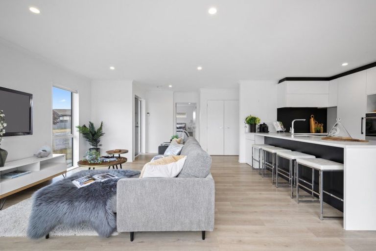 Photo of property in 13 O Ruamano Crescent, Pukekohe, 2120