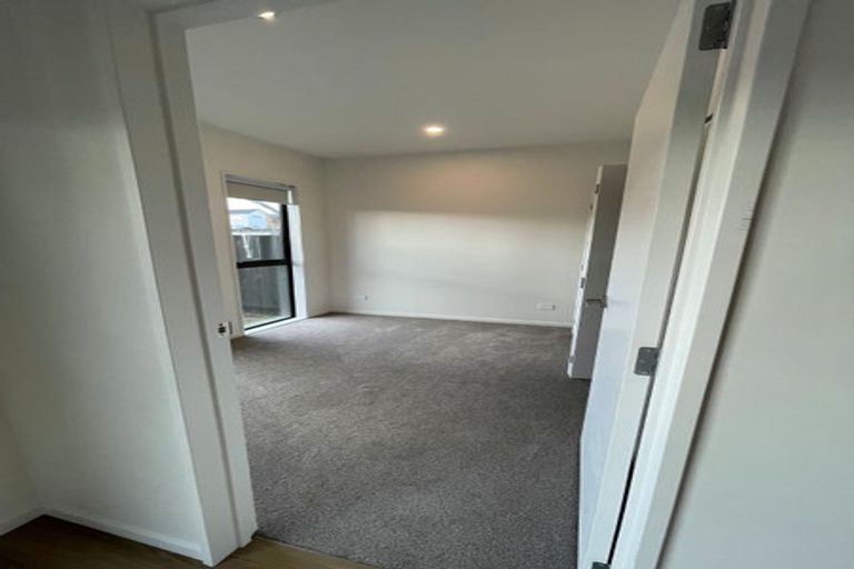 Photo of property in 2d Pinero Place, Bucklands Beach, Auckland, 2014