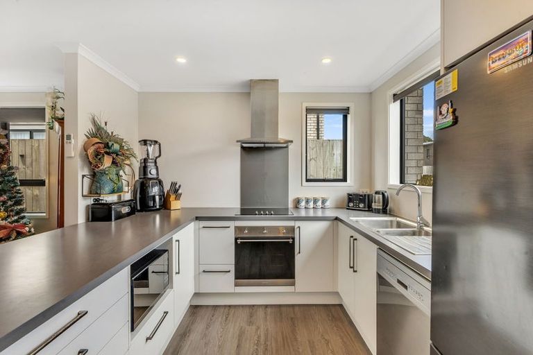 Photo of property in 90 Banks Street, Marfell, New Plymouth, 4310