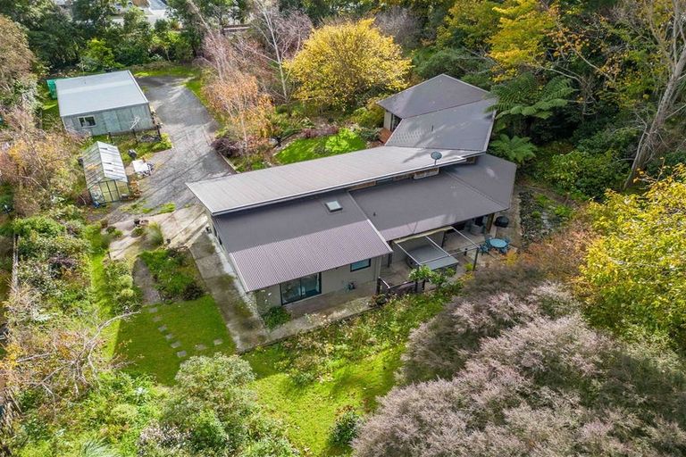 Photo of property in 43 Pehi Kupa Street, Waikanae, 5036