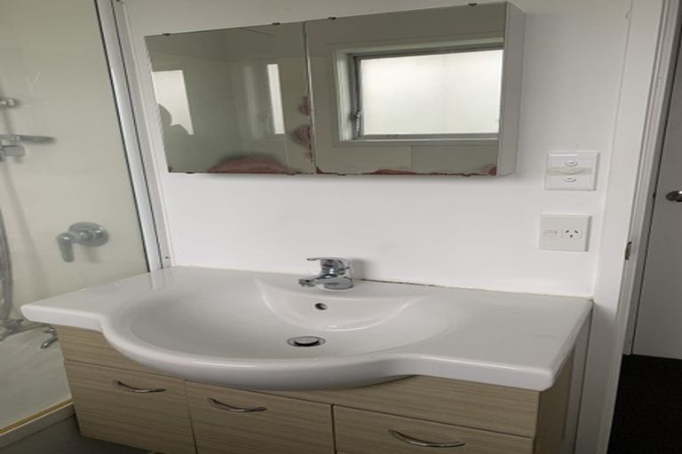 Photo of property in 2/6 Olena Avenue, Sunnyhills, Auckland, 2010