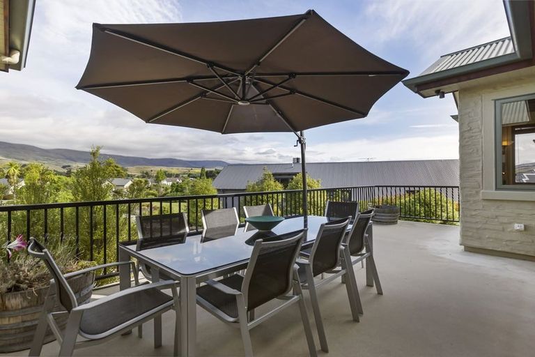 Photo of property in 50 The Dunes, Cromwell, 9310