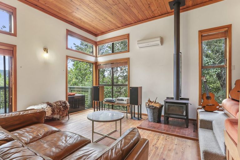 Photo of property in 18 Tinopai Road, Titirangi, Auckland, 0604