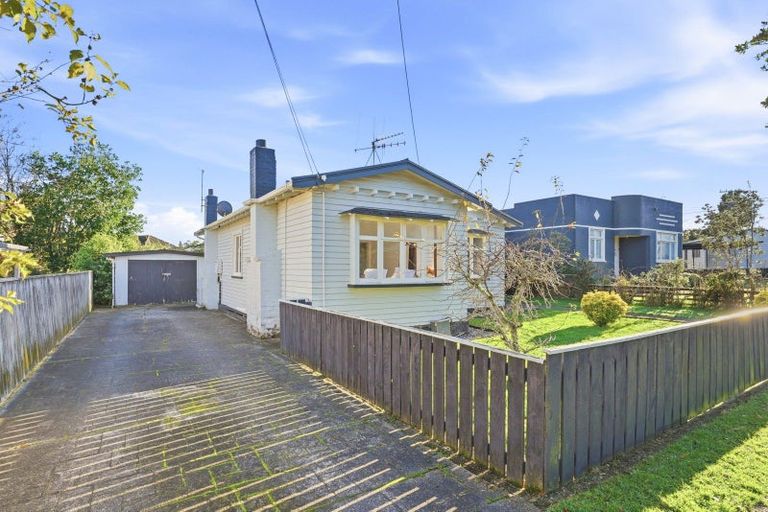 Photo of property in 17 Hutchison Crescent, Durie Hill, Whanganui, 4500