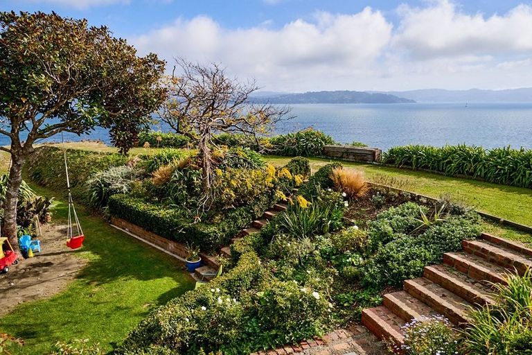 Photo of property in 465 Muritai Road, Eastbourne, Lower Hutt, 5013