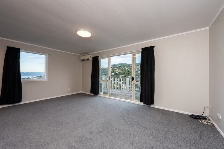 Photo of property in 41 Chartwell Drive, Crofton Downs, Wellington, 6035