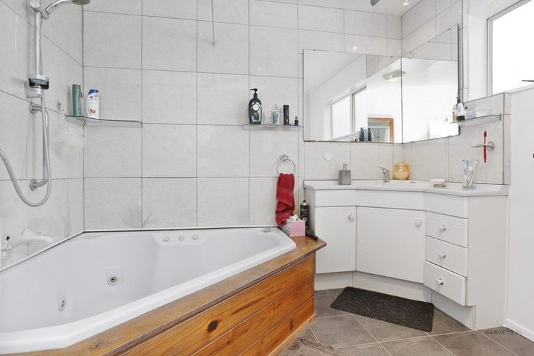 Photo of property in 36 Glendale Road, Glen Eden, Auckland, 0602