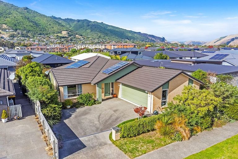 Photo of property in 82 Waipunahau Road, Waikanae, 5036
