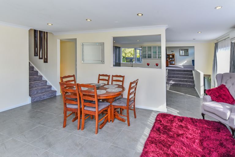 Photo of property in 10 Sunnypark Avenue, Rosehill, Papakura, 2113