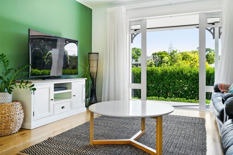 Photo of property in 12 Rheingold Place, Huapai, Kumeu, 0810