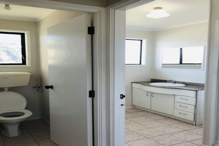 Photo of property in 28 Maugham Drive, Bucklands Beach, Auckland, 2014