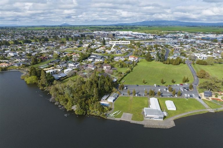 Photo of property in 135 Lake Crescent, Hamilton Lake, Hamilton, 3204