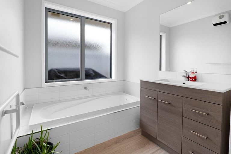 Photo of property in 53 Buckhurst Avenue, Wigram, Christchurch, 8042