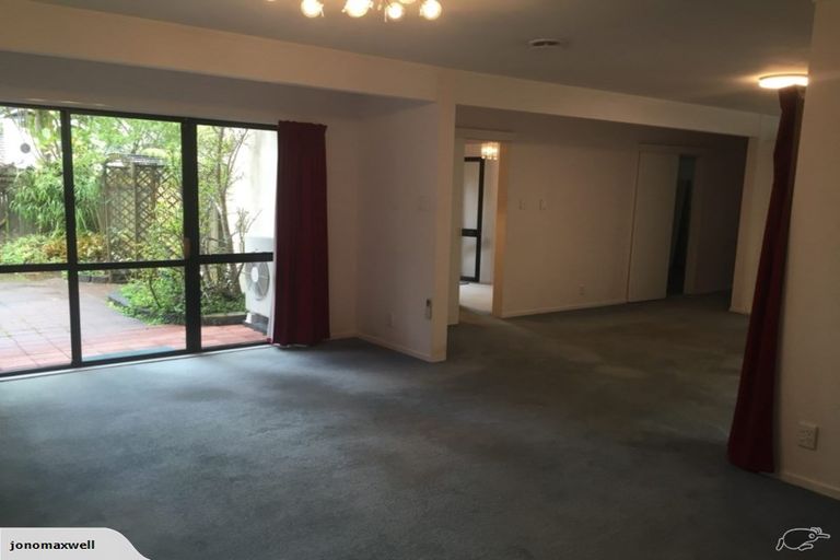 Photo of property in 2/110 Nigel Road, Browns Bay, Auckland, 0630