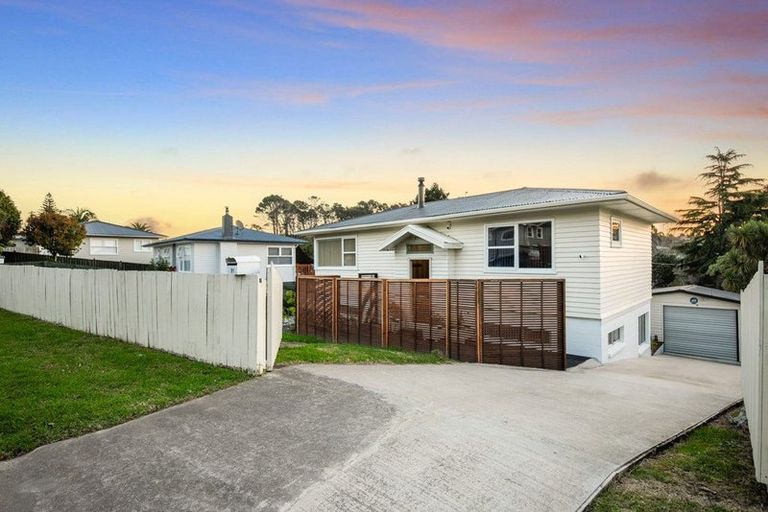 Photo of property in 91 Barrys Road, Glendene, Auckland, 0602