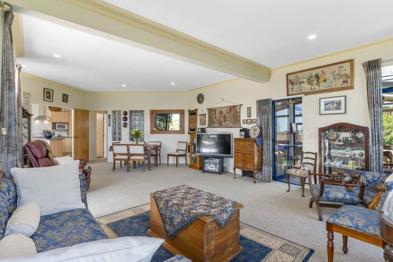 Photo of property in 40 Mccahill Views, Botany Downs, Auckland, 2010