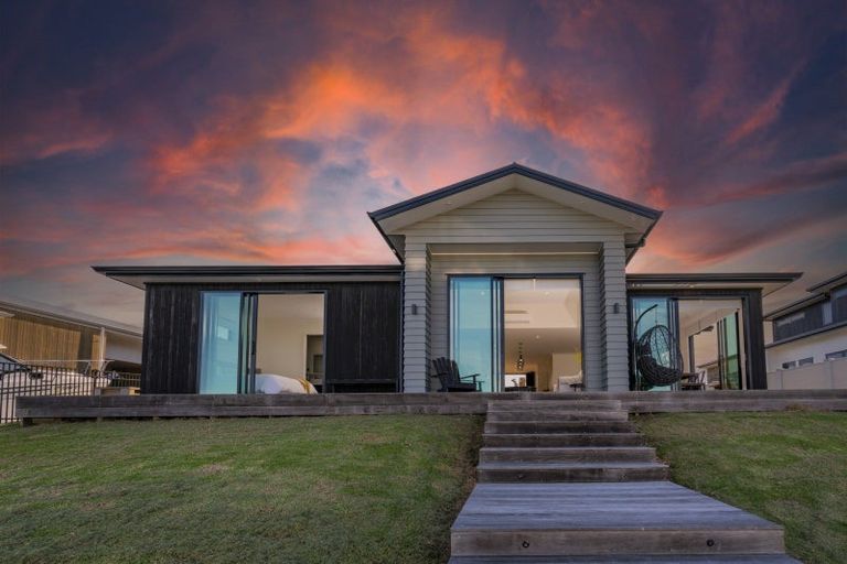 Photo of property in 35 Awatea Drive, Whitianga, 3510