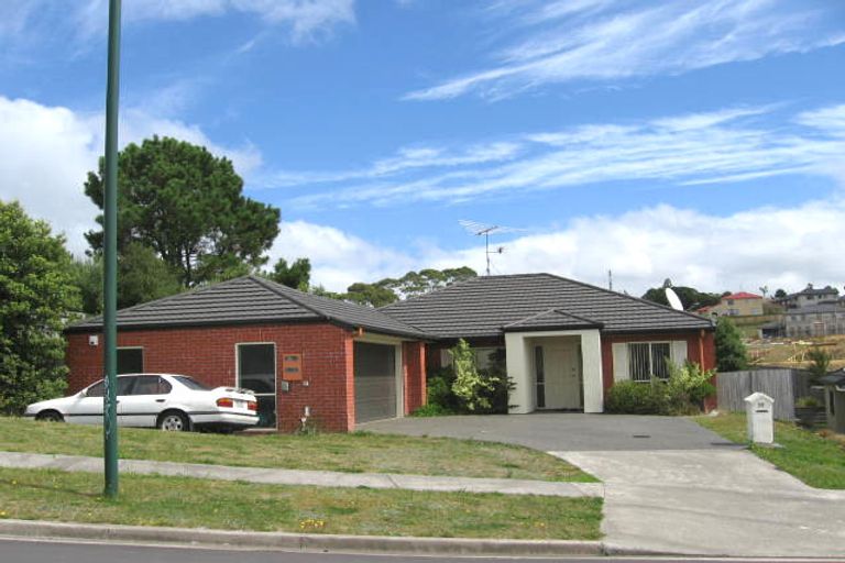 Photo of property in 58 Bluebird Crescent, Unsworth Heights, Auckland, 0632