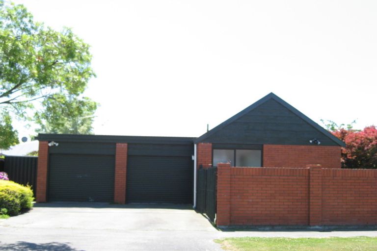 Photo of property in 2 Strathean Avenue, Avonhead, Christchurch, 8042