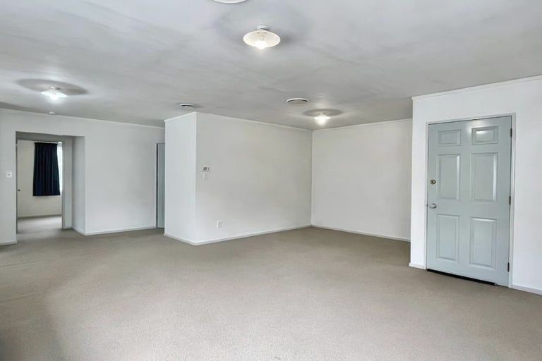 Photo of property in 1 Takatimu Way, Johnsonville, Wellington, 6037