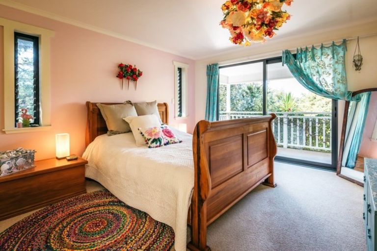 Photo of property in 40 Calais Terrace, Ostend, Waiheke Island, 1081