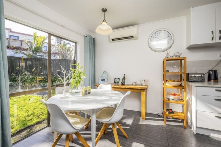 Photo of property in 5 Rotoma Rise, Clover Park, Auckland, 2019