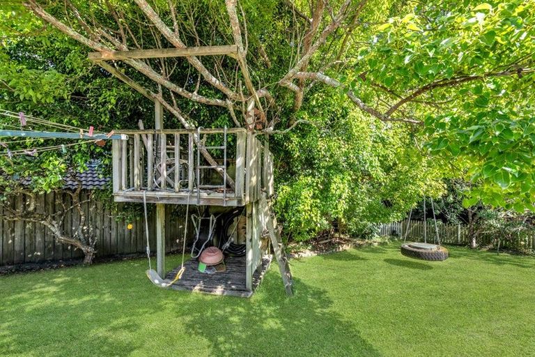 Photo of property in 6 Pegler Drive, Howick, Auckland, 2014