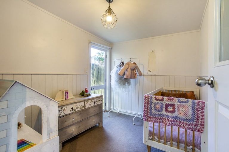 Photo of property in 37 Makiri Street, Helensville, 0800