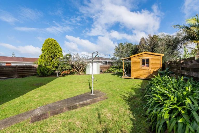Photo of property in 11 Pamela Place, New Lynn, Auckland, 0600