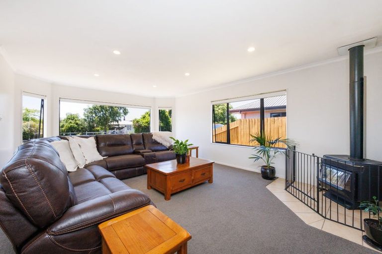 Photo of property in 110 Peter Hall Drive, Kelvin Grove, Palmerston North, 4414