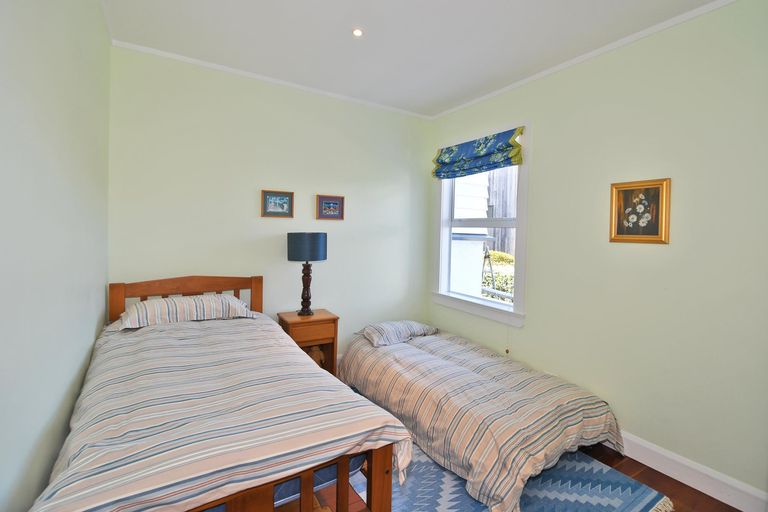 Photo of property in 1 Penguin Street, Leigh, 0985