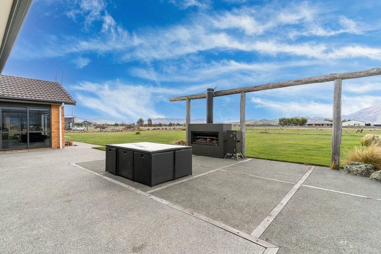 Photo of property in 10 Hardacre Place, Omarama, 9412