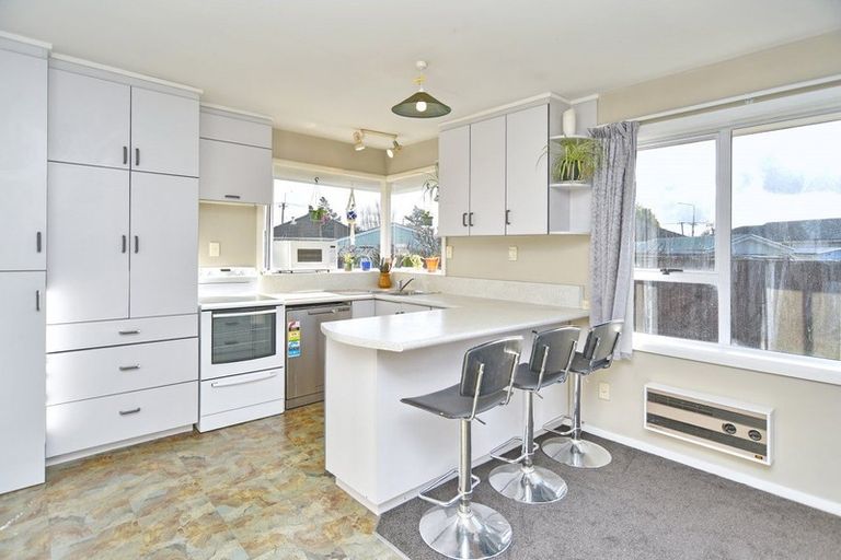 Photo of property in 9 Wildwood Avenue, Wainoni, Christchurch, 8061