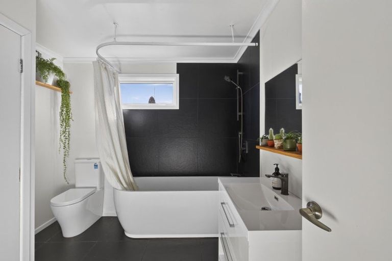 Photo of property in 8 Konini Street, Inglewood, 4330