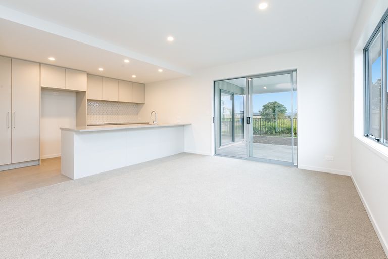 Photo of property in 100 Palm Springs Boulevard, Papamoa Beach, Papamoa, 3118