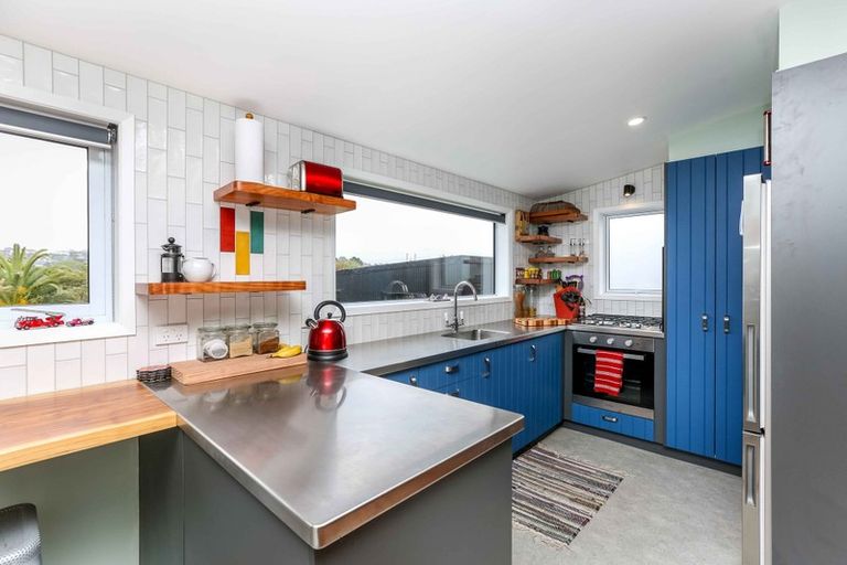 Photo of property in 12 Ngaio Street, Strandon, New Plymouth, 4312