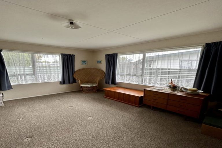 Photo of property in 48 Apollo Parade, Milson, Palmerston North, 4414