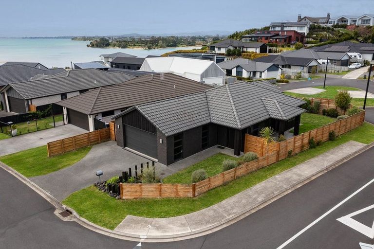 Photo of property in 63 Bert Wall Drive, Omokoroa, 3114