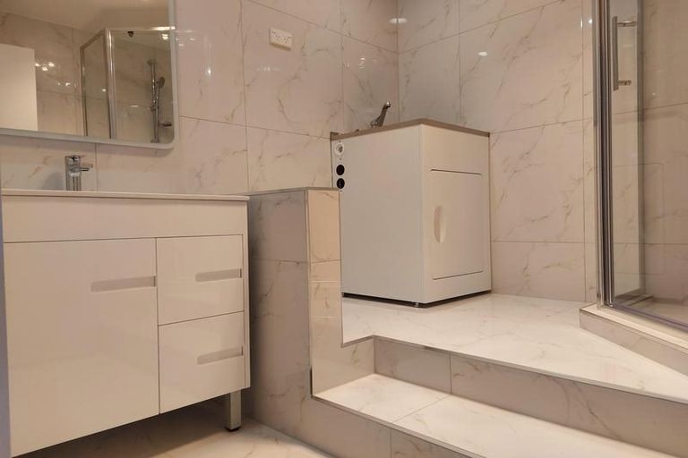 Photo of property in 34 Preston Avenue, Henderson, Auckland, 0610