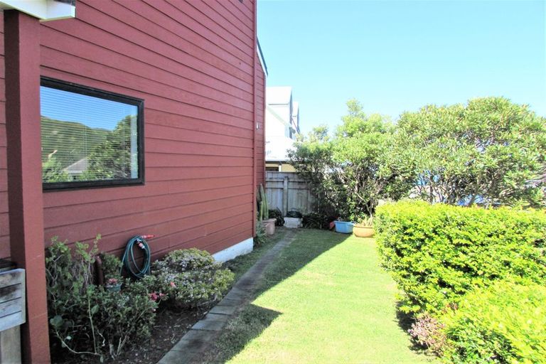 Photo of property in 54 Frobisher Street, Island Bay, Wellington, 6023
