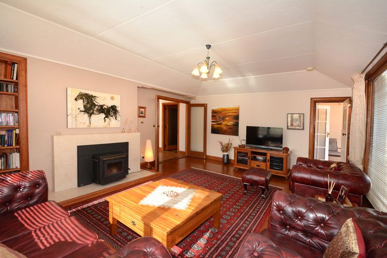Photo of property in 2 Mcgeorge Avenue, Mornington, Dunedin, 9011