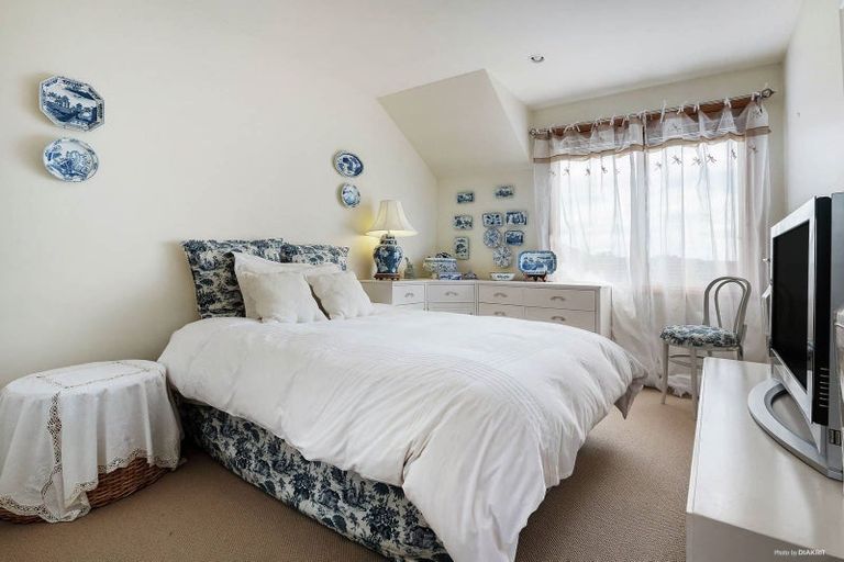 Photo of property in 4 Fairfield Lane, East Tamaki Heights, Auckland, 2016