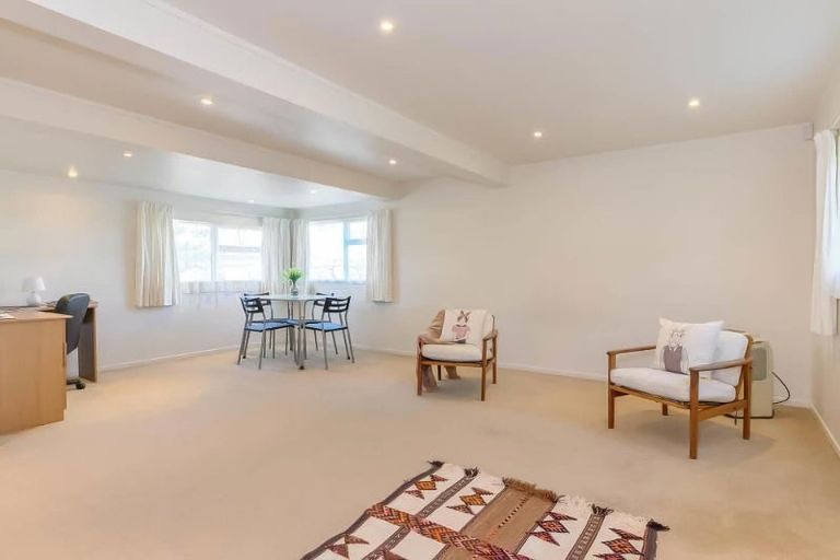 Photo of property in 18 Lavelle Road, Henderson, Auckland, 0612