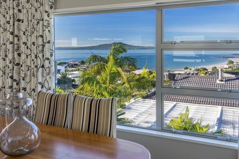 Photo of property in 62 Seaview Road, Castor Bay, Auckland, 0620