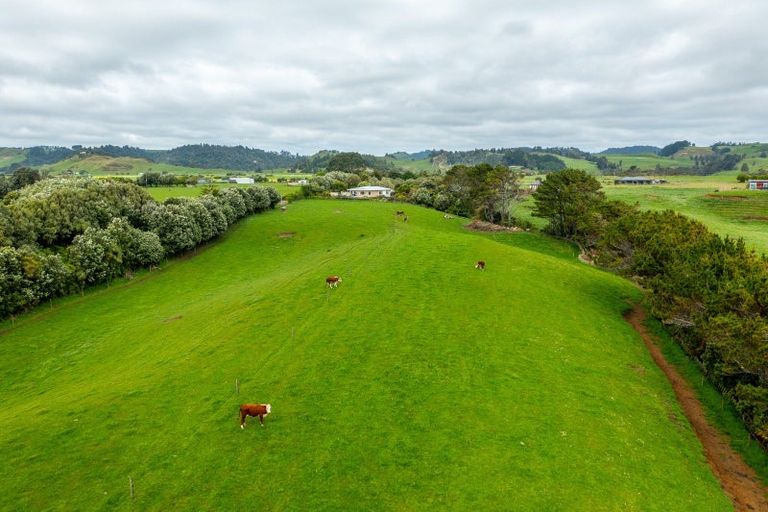 Photo of property in 43 Carrs Road, Urenui, 4377