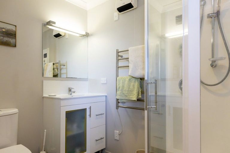 Photo of property in 2/30 Ingle Avenue, Waipahihi, Taupo, 3330