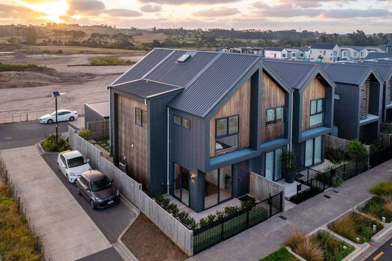 Photo of property in 82 Tarapuka Road, Westgate, Auckland, 0814