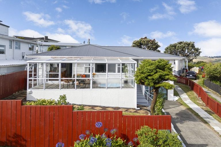 Photo of property in 10 Erris Street, Johnsonville, Wellington, 6037